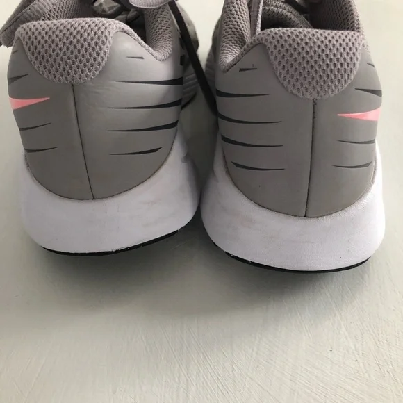 Nike Youth runners star runner youth size 3.5 pink and grey - Picture 7 of 8